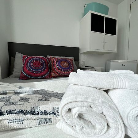 Habitacion Atocha Mendez Madrid Bagian luar foto