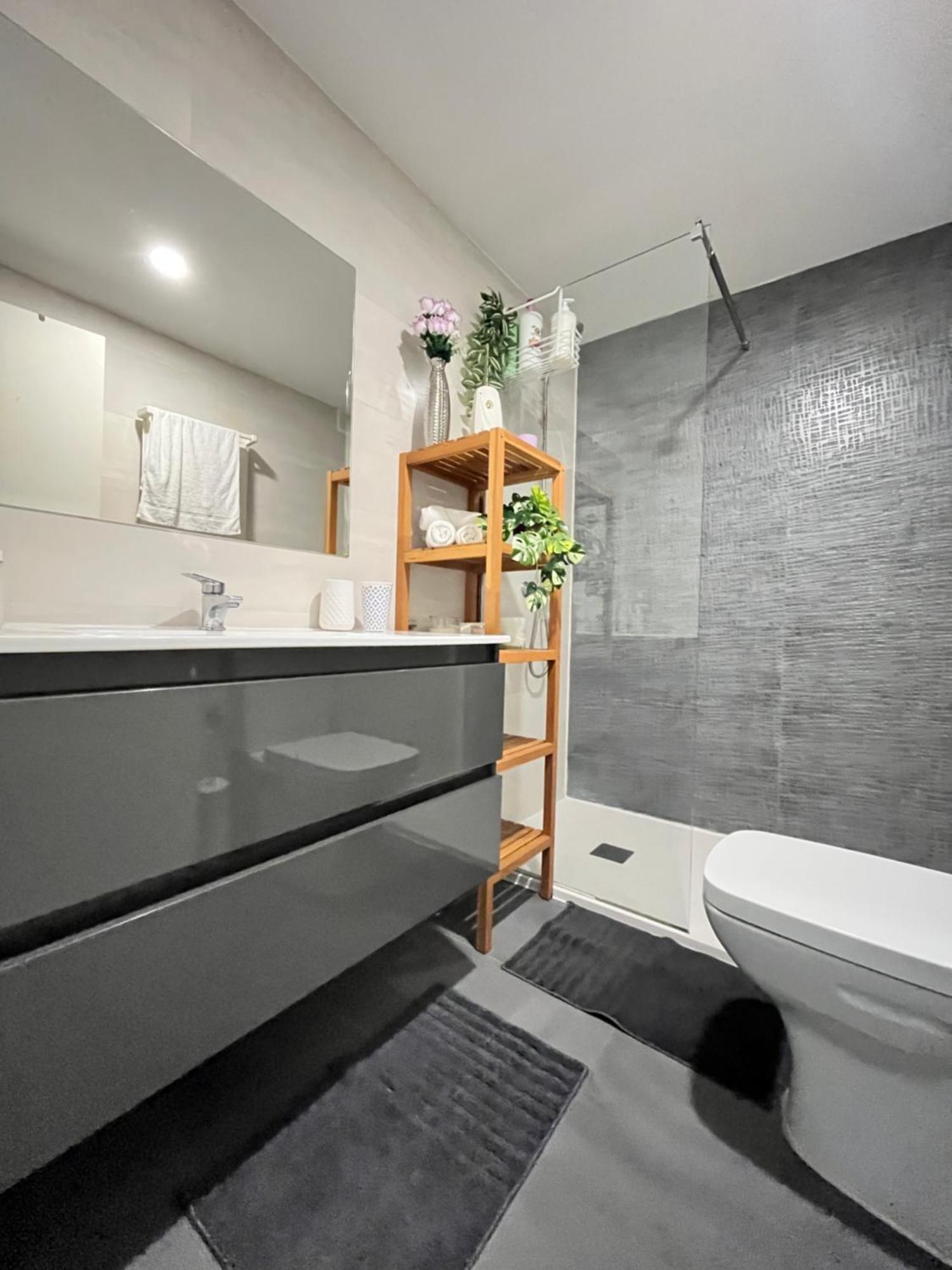 Habitacion Atocha Mendez Madrid Bagian luar foto
